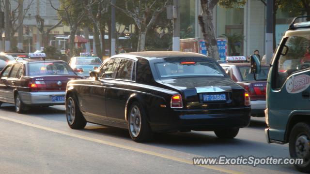 Rolls Royce Phantom spotted in Shanghai, China
