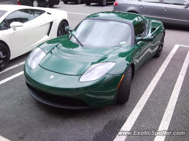 Tesla Roadster spotted in Manhaset, New York