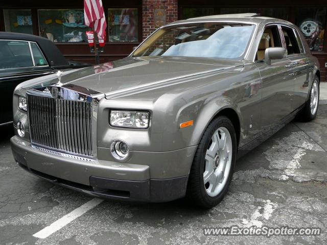 Rolls Royce Phantom spotted in Batman01, California
