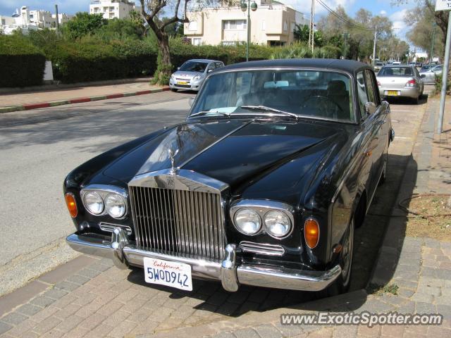 Rolls Royce Silver Shadow spotted in Herzelya, Israel