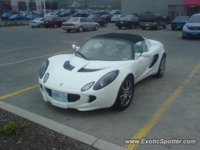 Lotus Elise spotted in London Ontario, Canada