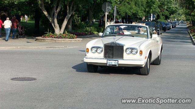 Rolls-Royce Corniche spotted in NOTL, Canada