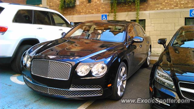 Bentley Flying Spur spotted in Old Québec, Canada