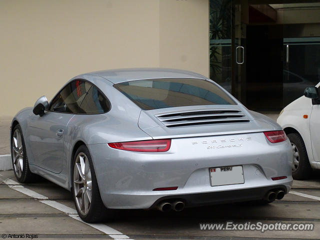 Porsche 911 spotted in Lima, Peru