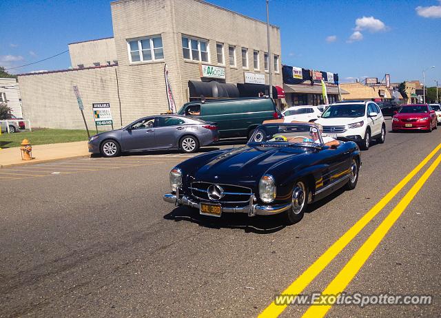 Mercedes 300SL spotted in Long Branch, New Jersey