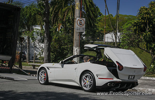 Ferrari California spotted in São Paulo, Brazil