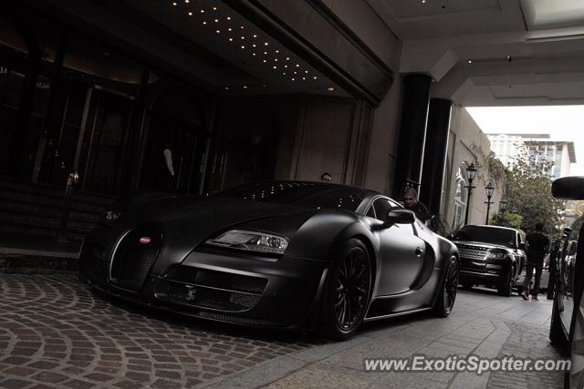 Bugatti Veyron spotted in Beverly Hills, California
