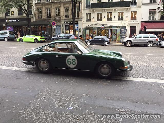Porsche 911 spotted in Paris, France