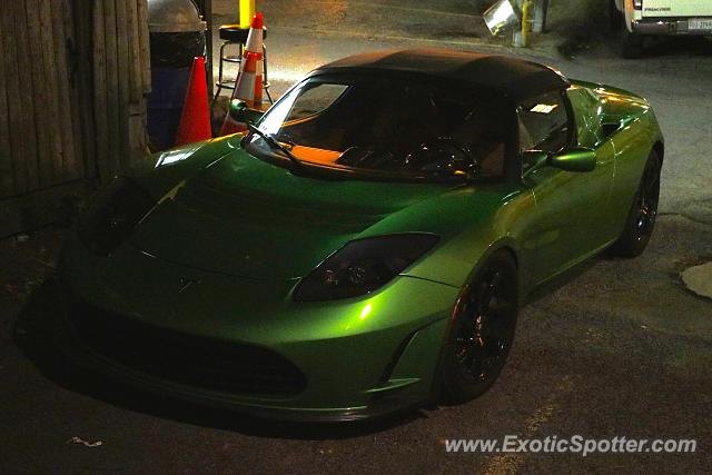 Tesla Roadster spotted in Arlington, Virginia