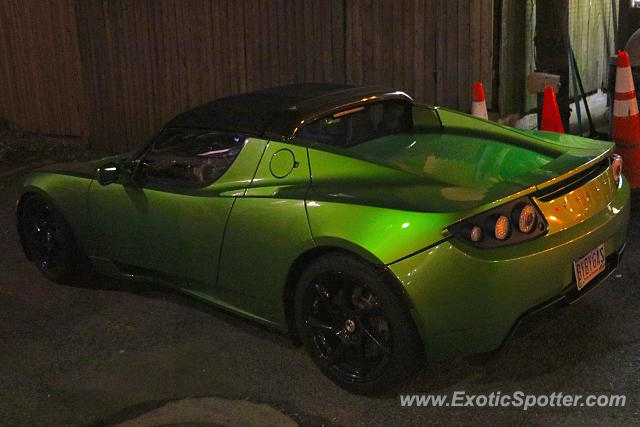 Tesla Roadster spotted in Arlington, Virginia