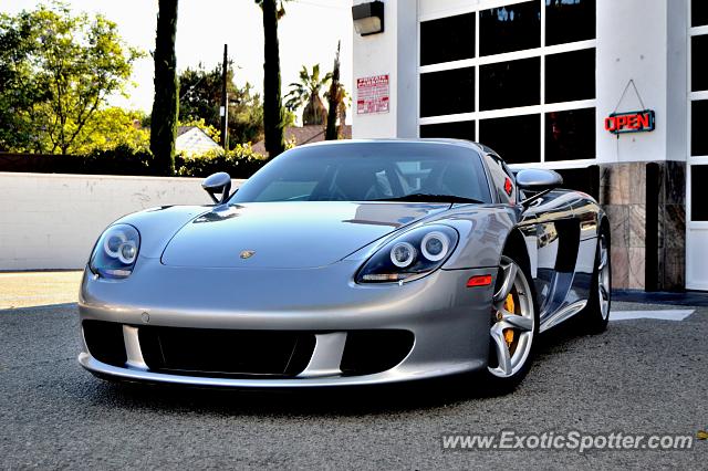 Porsche Carrera GT spotted in Encino, California