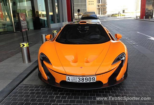 Mclaren P1 spotted in Dubai, United Arab Emirates