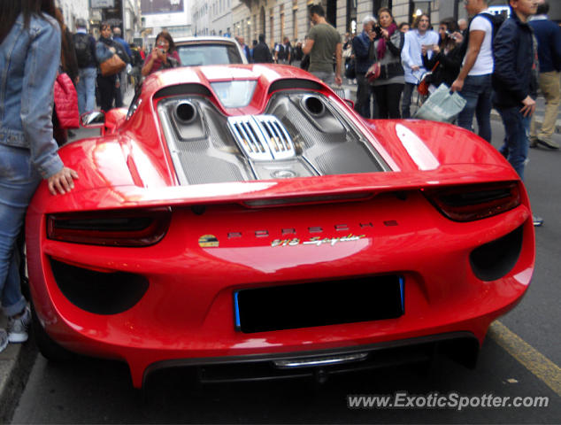 Porsche 918 Spyder spotted in Milan, Italy