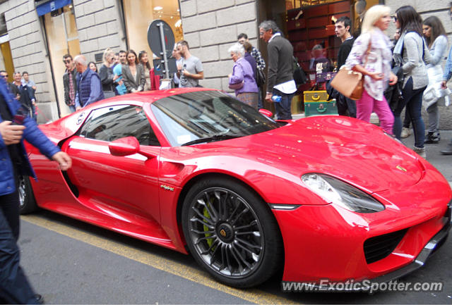 Porsche 918 Spyder spotted in Milan, Italy