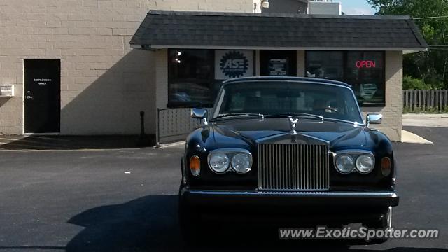 Rolls-Royce Corniche spotted in Downers Grove, Illinois