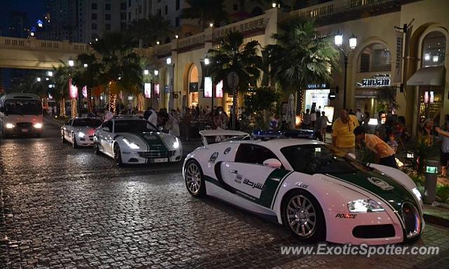 Bugatti Veyron spotted in Dubai, United Arab Emirates
