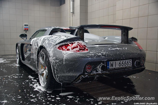 Porsche Carrera GT spotted in Warsaw, Poland