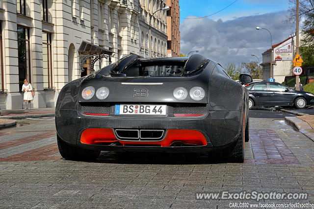 Bugatti Veyron spotted in Warsaw, Poland