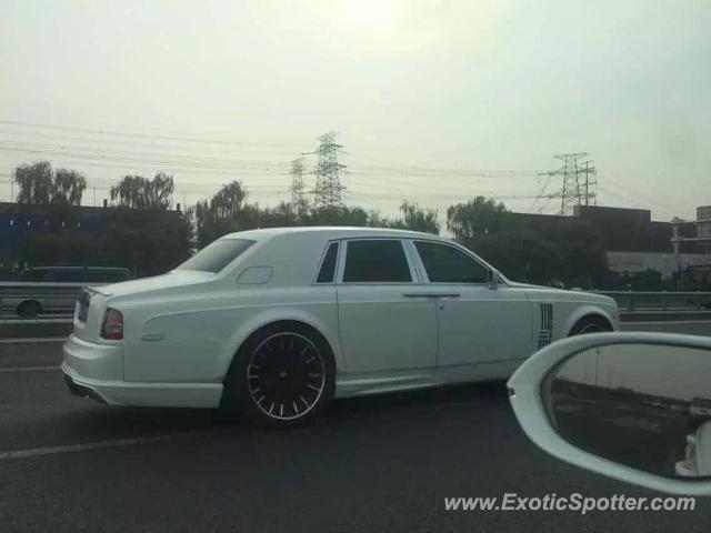Rolls-Royce Phantom spotted in Beijing, China