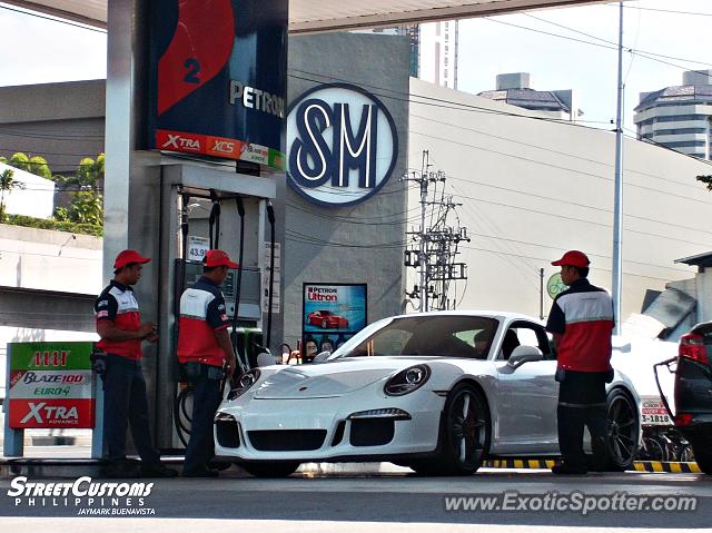 Porsche 911 GT3 spotted in Makati, Philippines