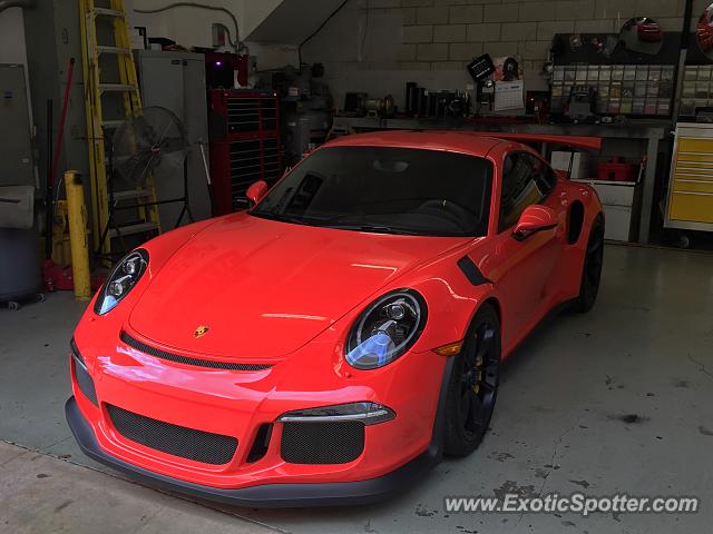 Porsche 911 GT3 spotted in Encino, California