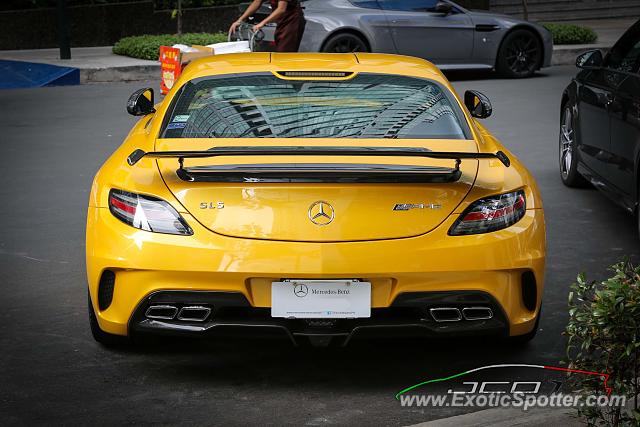 Mercedes SLS AMG spotted in Manila, Philippines