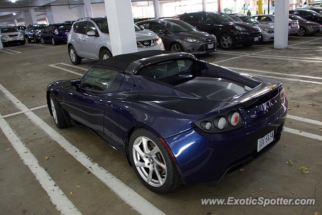 Tesla Roadster spotted in McLean, Virginia