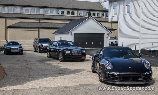 Rolls-Royce Phantom spotted in Barrington, Illinois