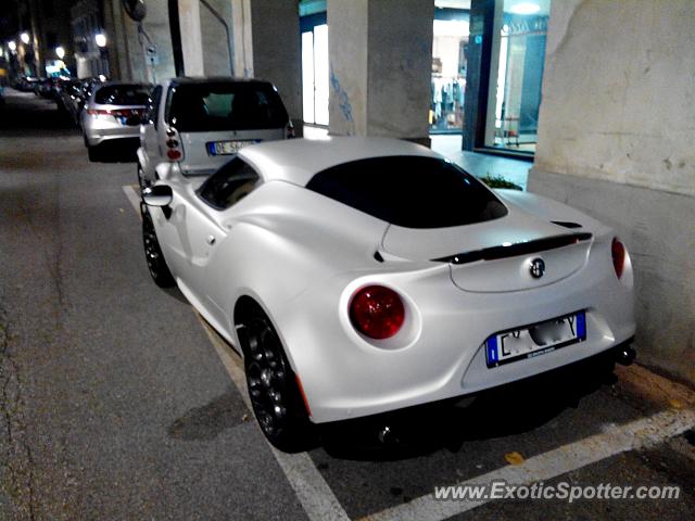 Alfa Romeo 4C spotted in Padova, Italy