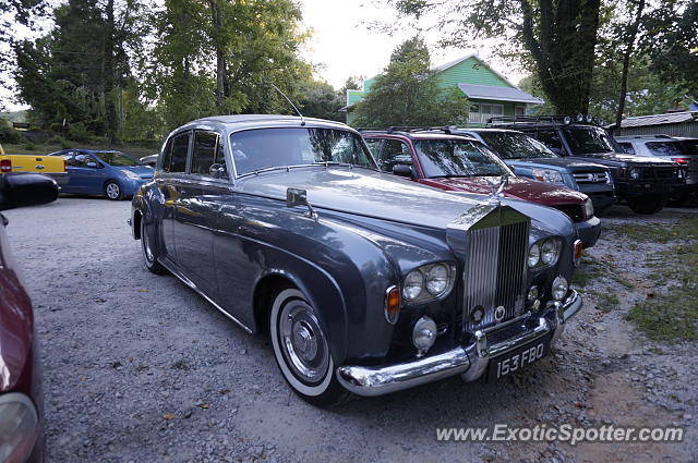 Rolls-Royce Silver Cloud spotted in Flat Rock, North Carolina