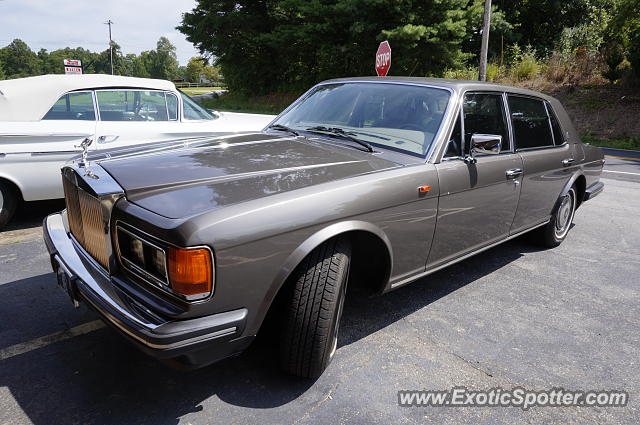 Rolls-Royce Silver Spur spotted in Mills River, North Carolina