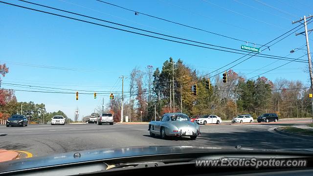 Mercedes 300SL spotted in Charlotte, North Carolina