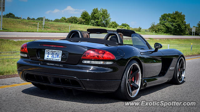 Dodge Viper spotted in Lee's Summit, Missouri