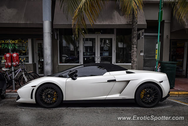 Lamborghini Gallardo spotted in Miami Beach, Florida
