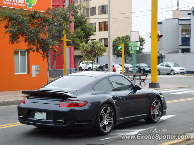 Porsche 911 Turbo spotted in Lima, Peru