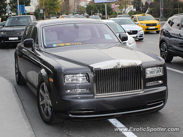 Rolls-Royce Phantom spotted in Istanbul, Turkey