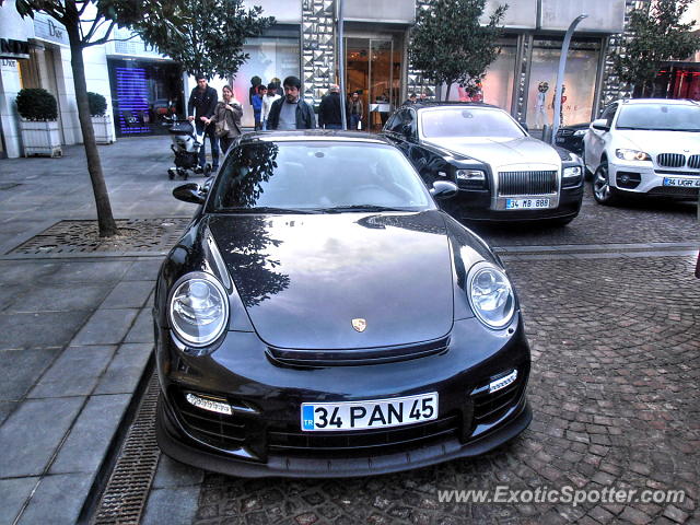 Porsche 911 GT2 spotted in Istanbul, Turkey