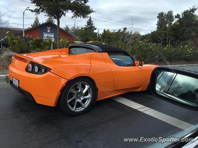 Tesla Roadster spotted in Palo alto, California