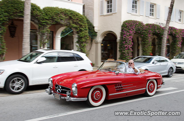 Mercedes 300SL spotted in Palm Beach, Florida