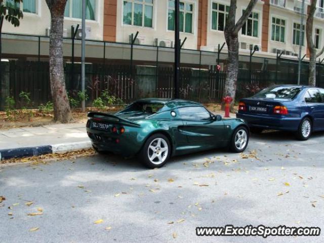 Lotus Elise spotted in Singapore, Singapore
