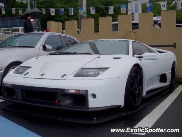 Lamborghini Diablo spotted in Gotenba, Japan