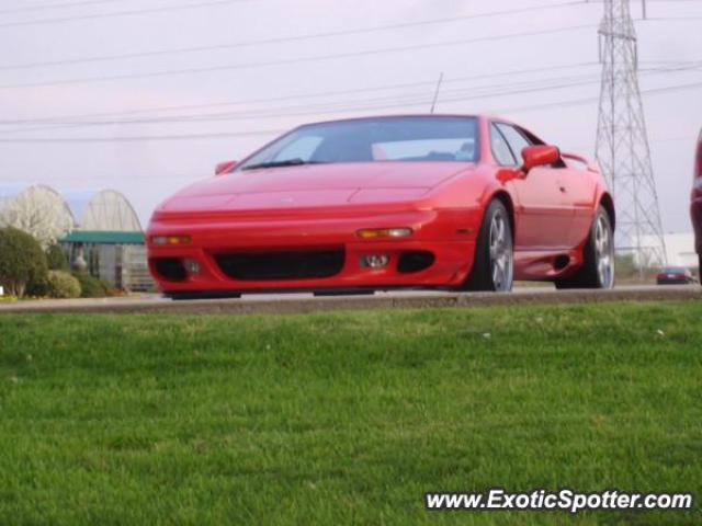Lotus Esprit spotted in Plano, Texas