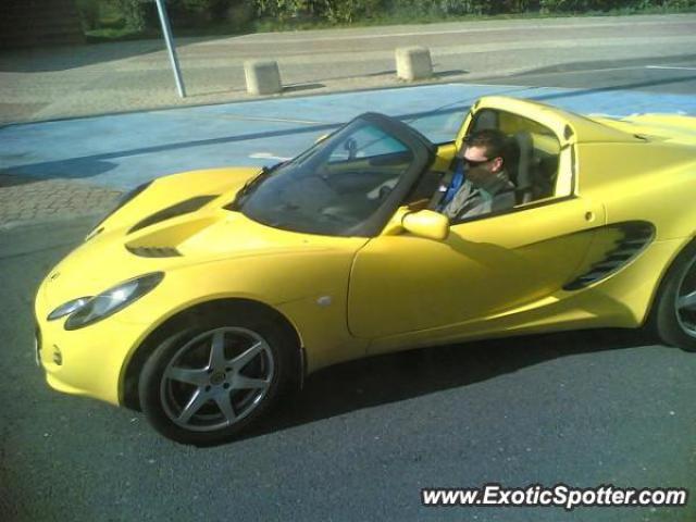 Lotus Elise spotted in Le Havre, France