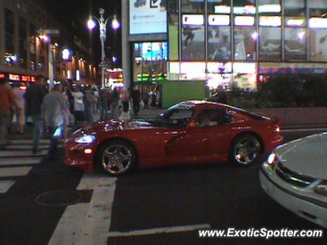 Dodge Viper spotted in Time Square, New York