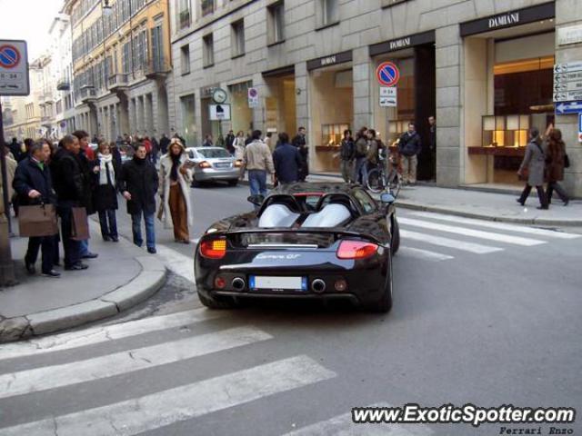 Porsche Carrera GT spotted in Milan, Italy