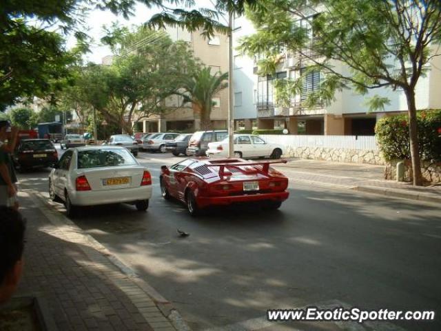 Lamborghini Countach spotted in Ashdod, Israel