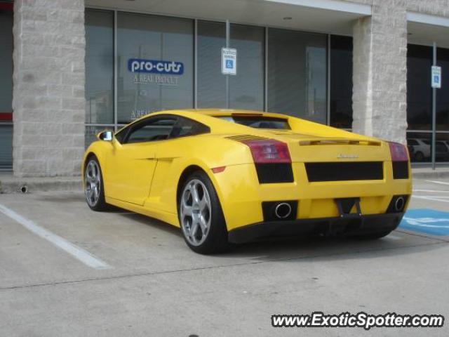 Lamborghini Gallardo spotted in Arlington, Texas