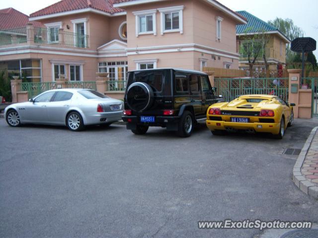 Lamborghini Diablo spotted in Beijing, China