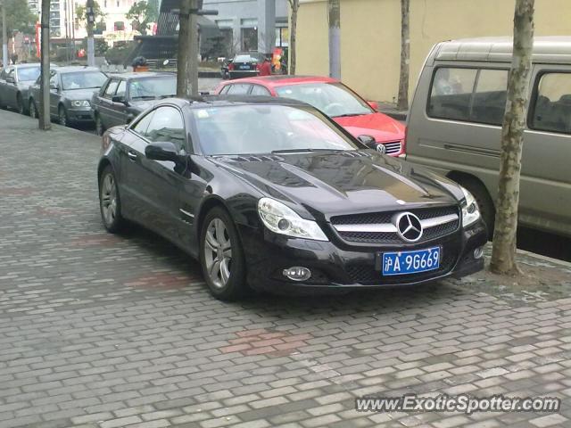 Mercedes SL600 spotted in Shanghai, China
