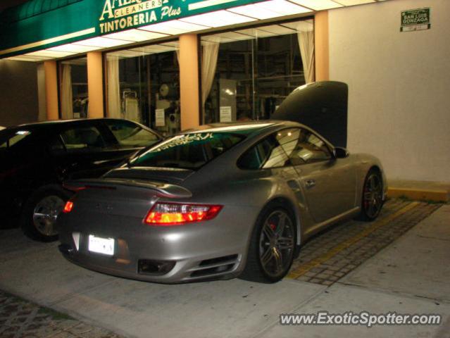 Porsche 911 Turbo spotted in Guadalajara, Mexico